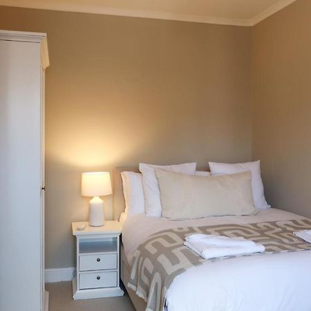Luxury Living Outside The City Walls - Sleeps Six! Chester Eksteriør bilde