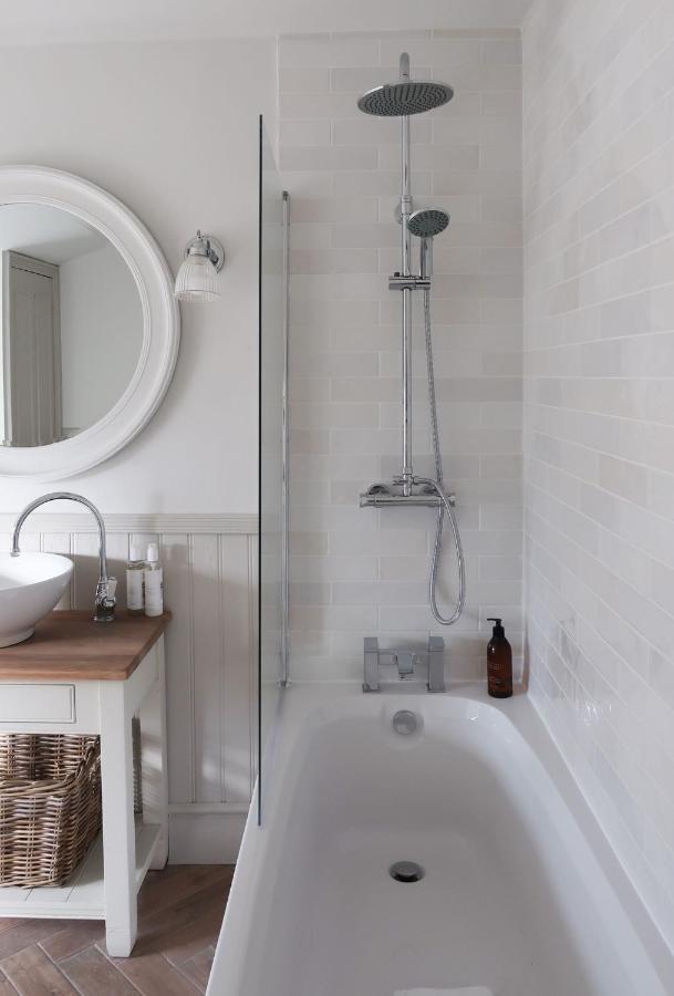 Luxury Living Outside The City Walls - Sleeps Six! Chester Eksteriør bilde