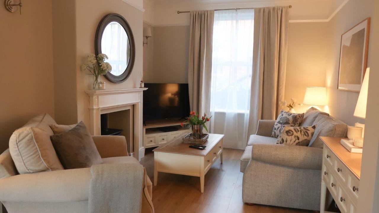 Luxury Living Outside The City Walls - Sleeps Six! Chester Eksteriør bilde