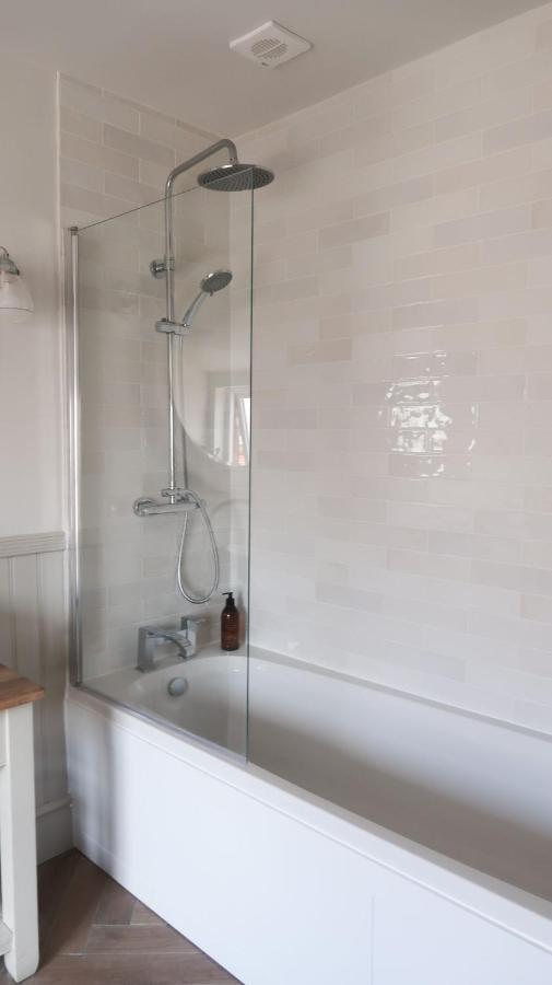 Luxury Living Outside The City Walls - Sleeps Six! Chester Eksteriør bilde