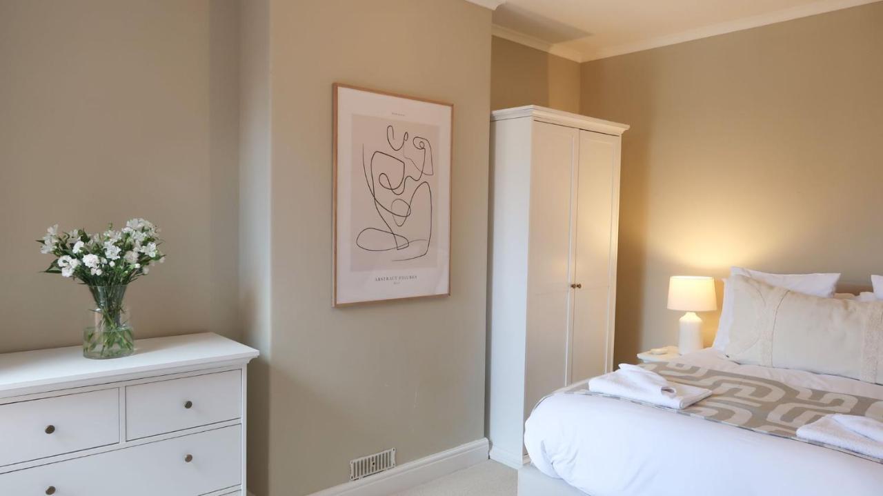 Luxury Living Outside The City Walls - Sleeps Six! Chester Eksteriør bilde