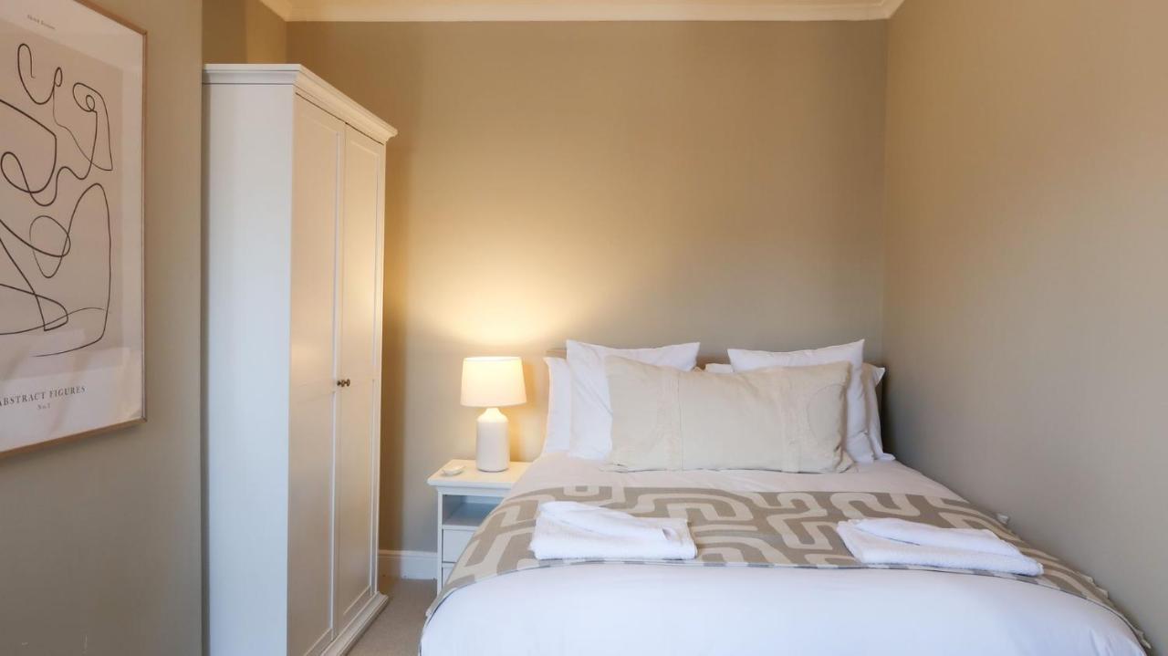 Luxury Living Outside The City Walls - Sleeps Six! Chester Eksteriør bilde