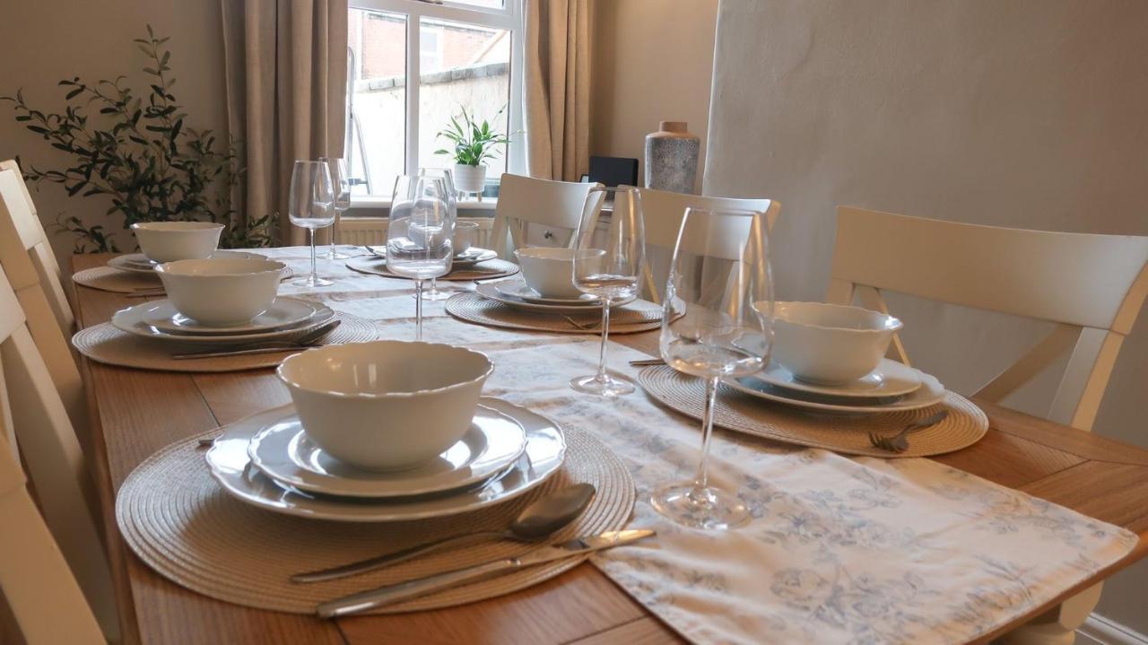 Luxury Living Outside The City Walls - Sleeps Six! Chester Eksteriør bilde