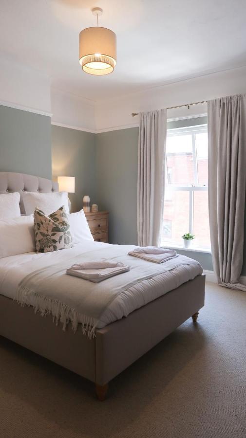 Luxury Living Outside The City Walls - Sleeps Six! Chester Eksteriør bilde