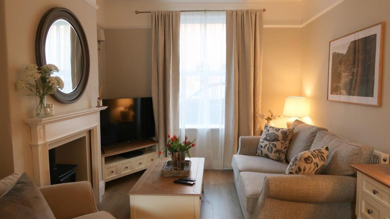 Luxury Living Outside The City Walls - Sleeps Six! Chester Eksteriør bilde
