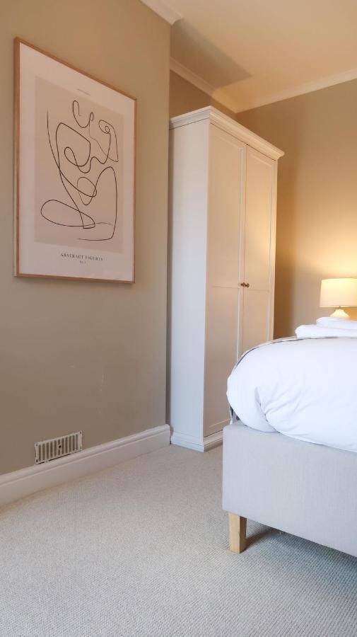 Luxury Living Outside The City Walls - Sleeps Six! Chester Eksteriør bilde