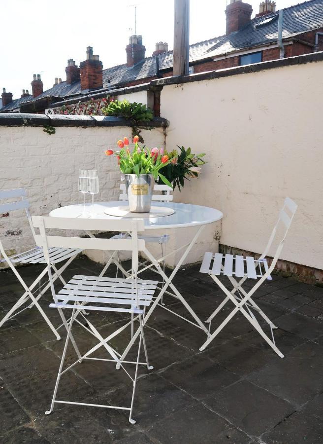 Luxury Living Outside The City Walls - Sleeps Six! Chester Eksteriør bilde