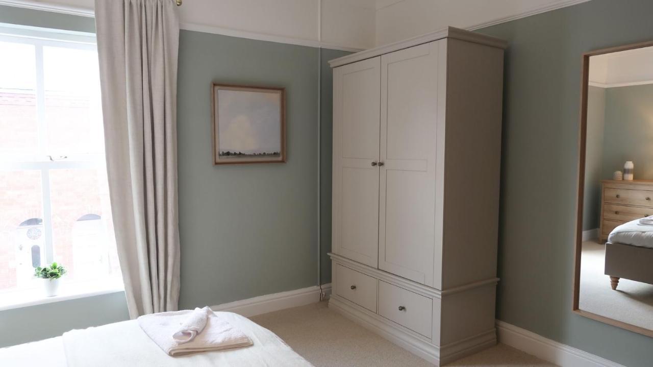 Luxury Living Outside The City Walls - Sleeps Six! Chester Eksteriør bilde