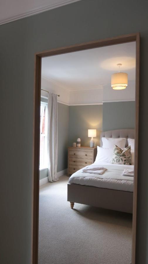 Luxury Living Outside The City Walls - Sleeps Six! Chester Eksteriør bilde